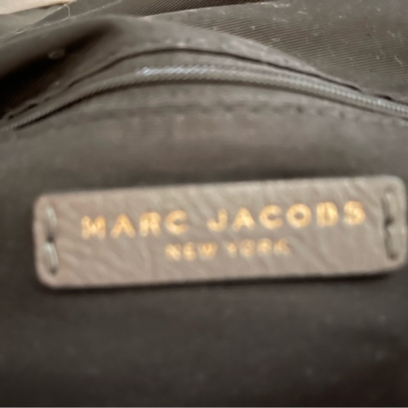 Marc Jacobs New York Leather Shoulder or Crossbody Bag - Picture 3 of 6